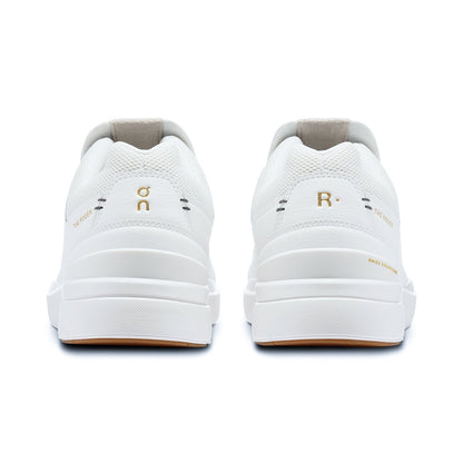 45-degree view of the On The Roger Centre Court White-Gum men’s running shoe 