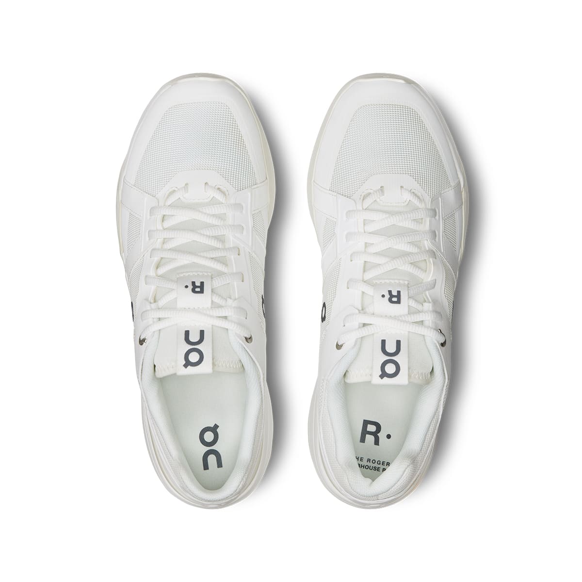 Top view of the On The Roger Clubhouse Pro White Ice men’s running shoes #color_white-ice