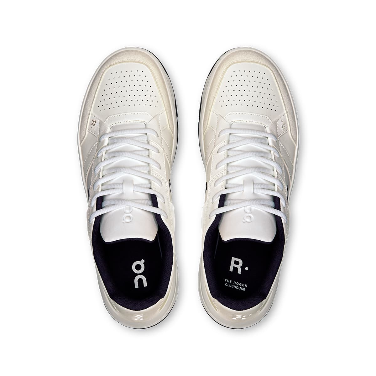 Top view of the On The Roger Clubhouse White Midnight men’s running shoes #color_white-midnight