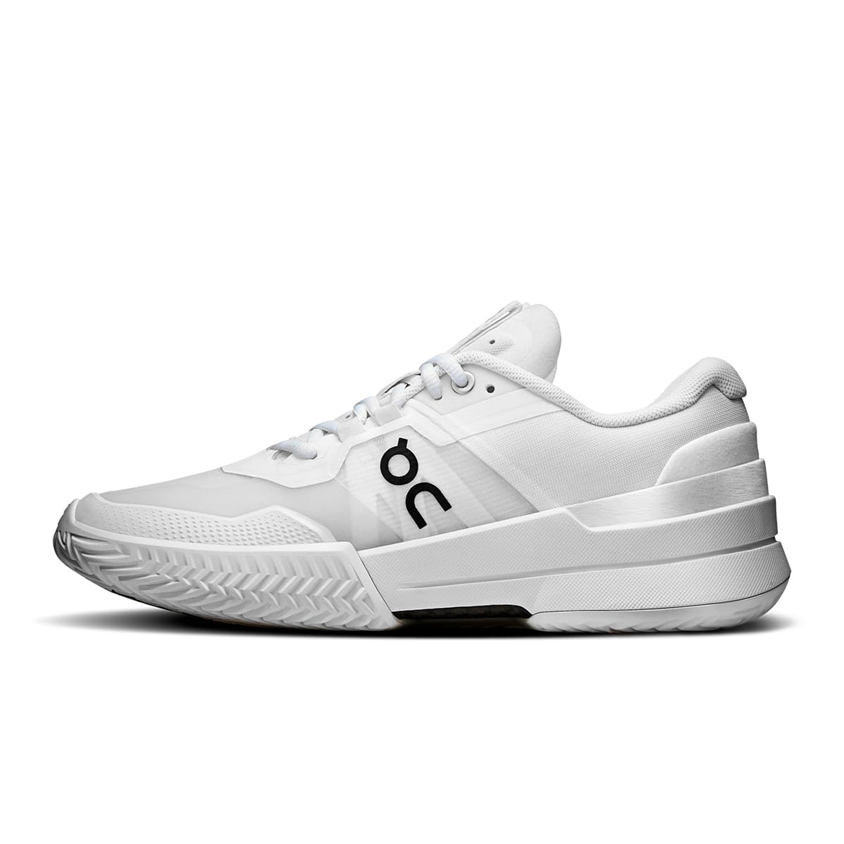 Left side view of the On The Roger Pro 2 All White women’s running shoe #color_all-white