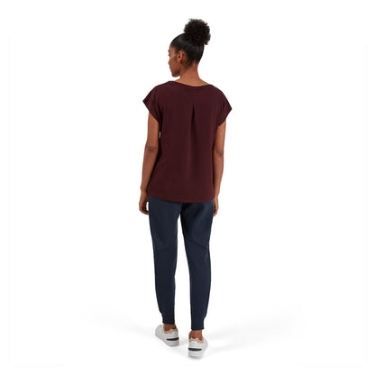 Woman wearing the On On T Colour Mulberry - Back View 