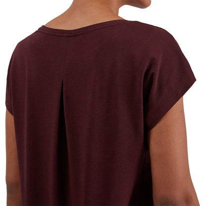 Woman wearing the On On T Colour Mulberry - Back View Detail 