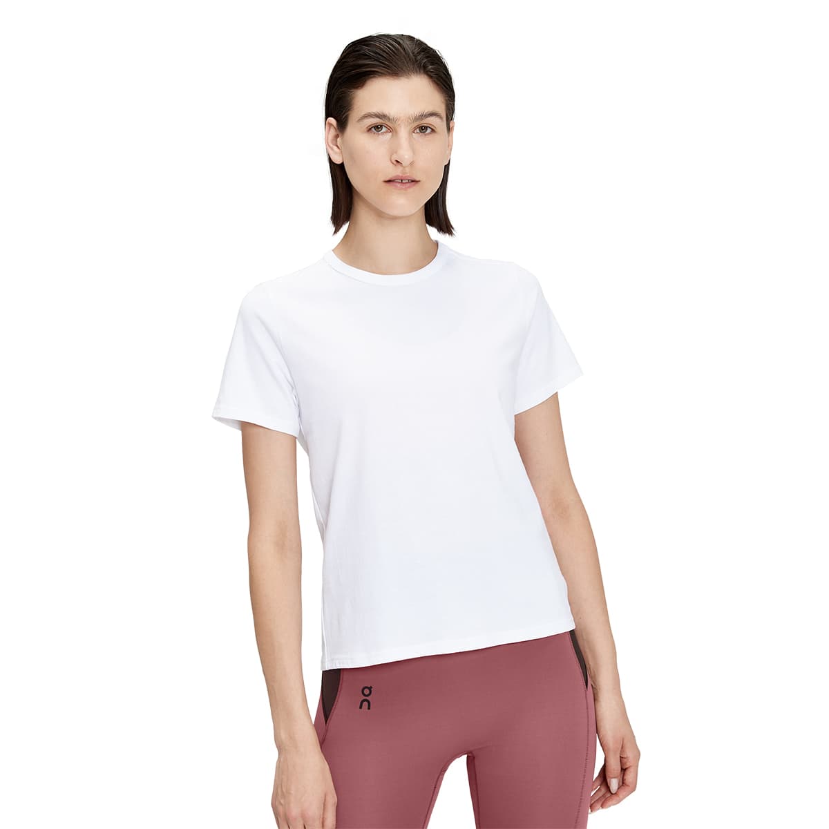 Woman wearing the On On T Colour White 