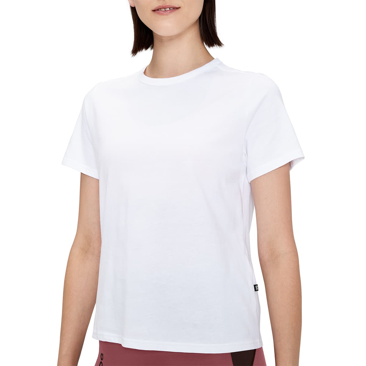 Woman wearing the On On T Colour White - Front View Zoom 