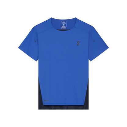 Flat lay of the On Performance T in Zaffre Navy showing front logo detail 